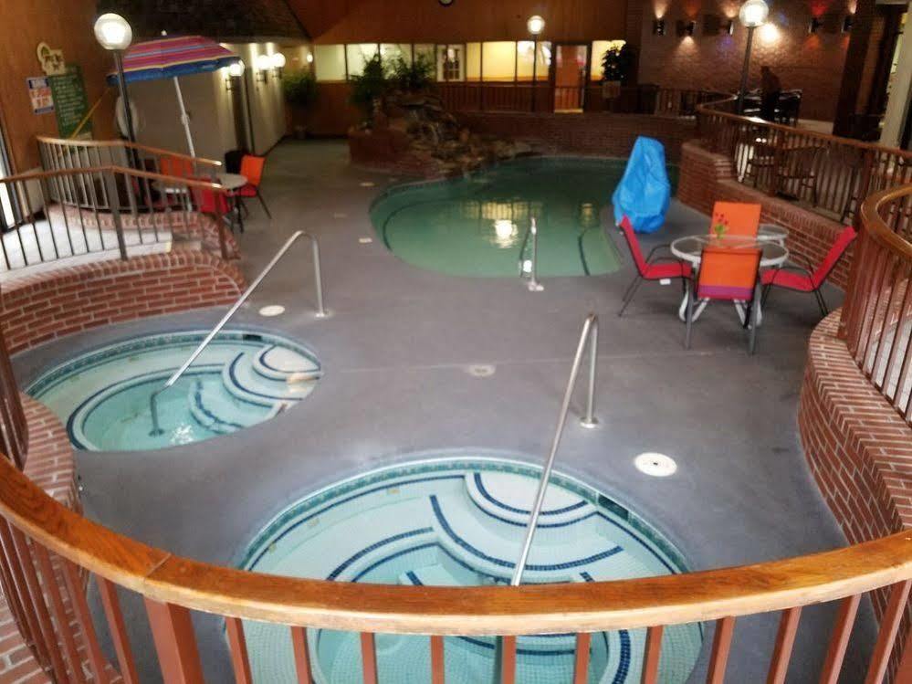 אינדיפנדנס Apple Tree Inn מראה חיצוני תמונה